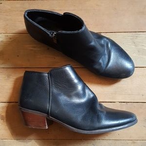Crown Vintage Tabitha black leather ankle booties
